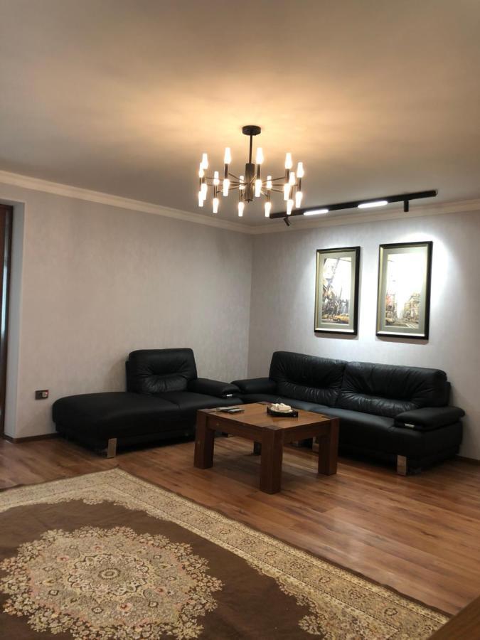 Stylish Apartments In The Heart Of The City! Tashkent Esterno foto