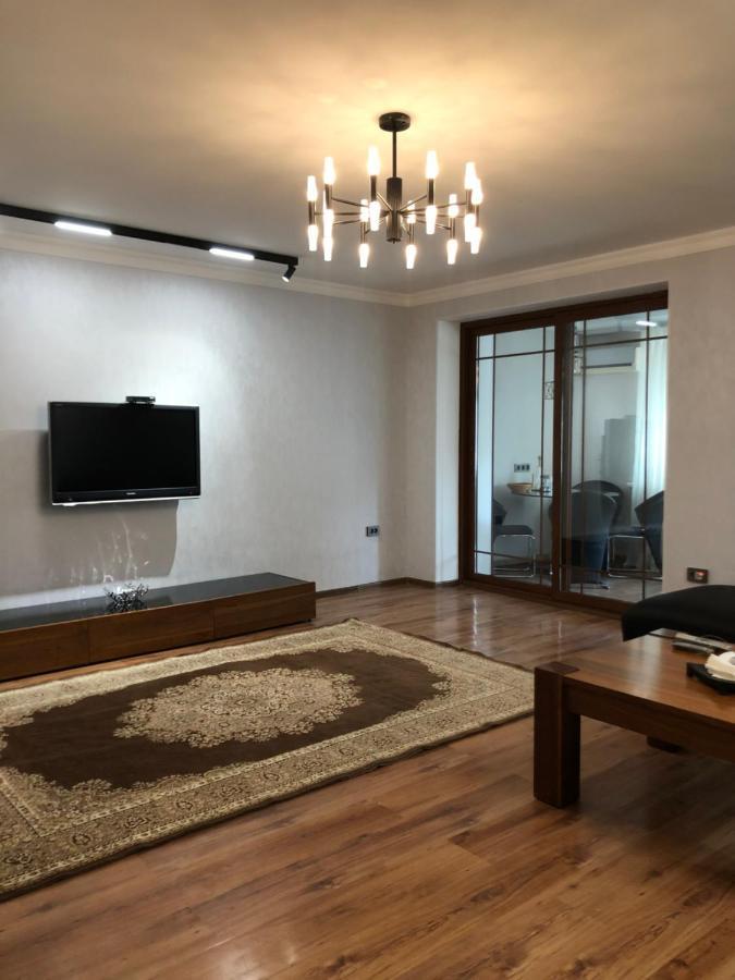 Stylish Apartments In The Heart Of The City! Tashkent Esterno foto