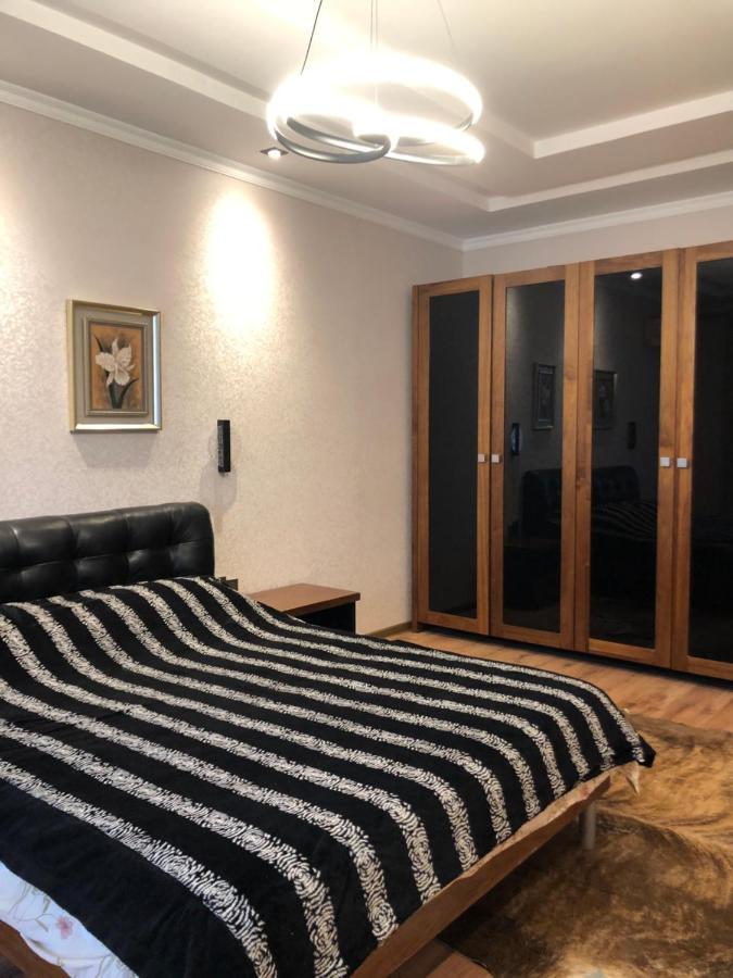 Stylish Apartments In The Heart Of The City! Tashkent Esterno foto